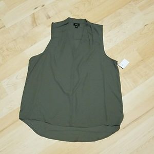 NWT Sleeveless blouse